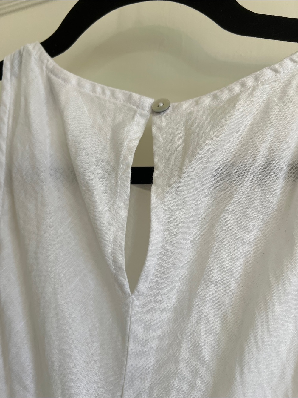 Classic White Sleeveless Maxi Dress - Picture 5 of 7